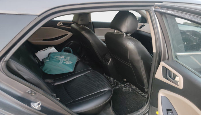 2017 Hyundai Elite i20 SPORTZ 1.4 CRDI, Diesel, Manual, 1,09,437 km, interior