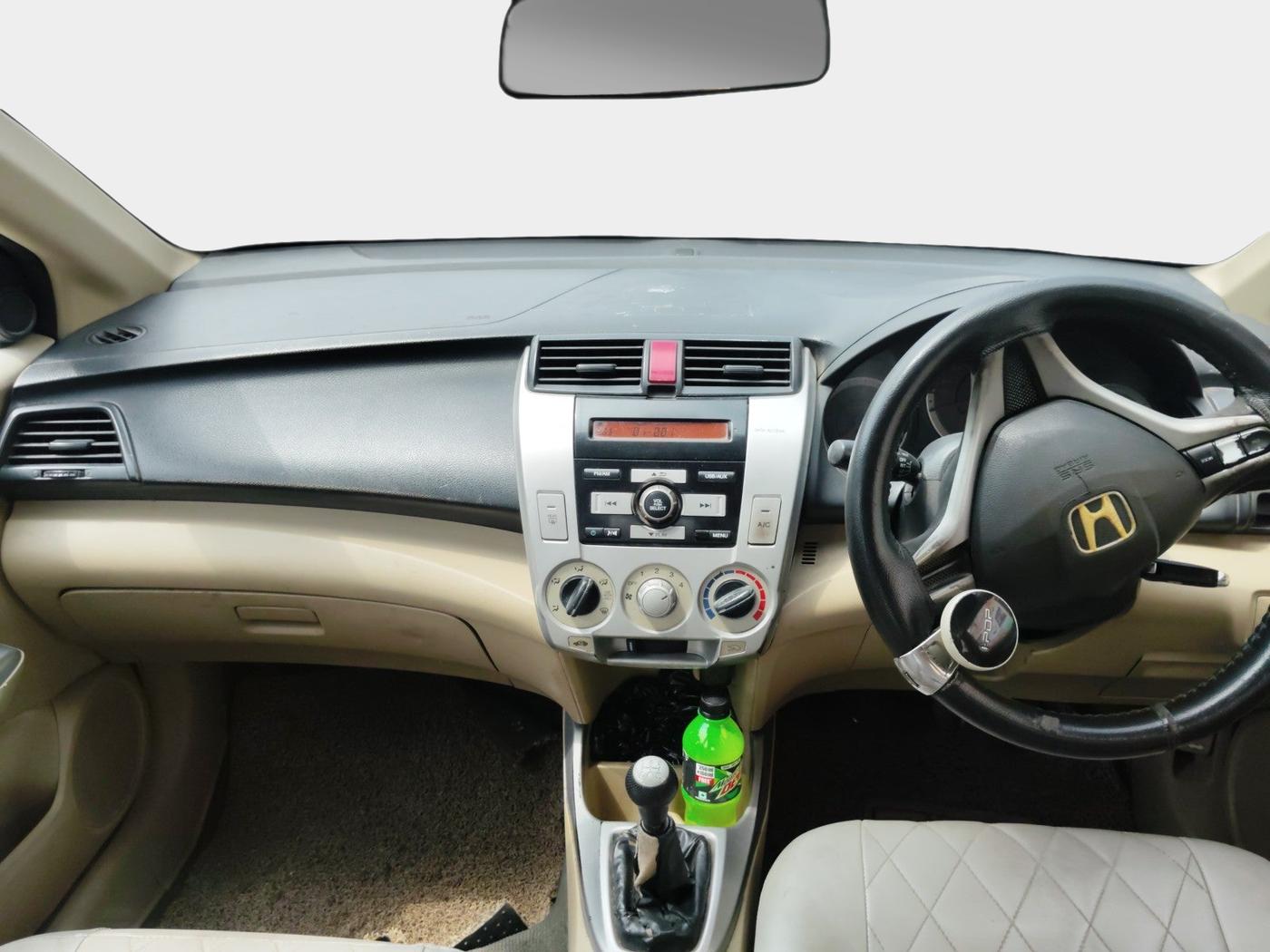 2011 Honda City 1.5L I-VTEC V MT, Petrol, Manual, 2,20,000 km, interior