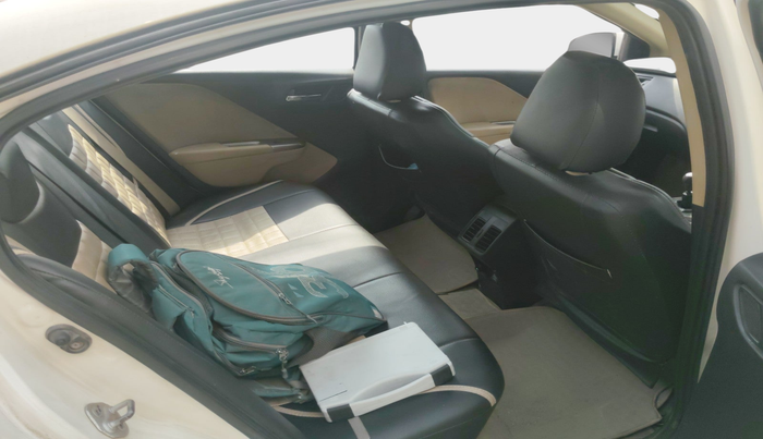 2016 Honda City 1.5L I-VTEC V MT, Petrol, Manual, 1,10,984 km, interior
