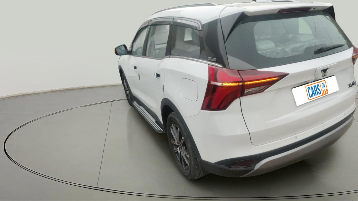 2024 Mahindra XUV700 AX 7 LUXURY P AT 7 STR, Petrol, Automatic, 8,966 km, exterior