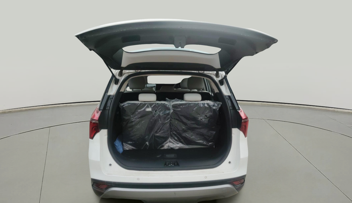 2024 Mahindra XUV700 AX 7 LUXURY P AT 7 STR, Petrol, Automatic, 8,966 km, exterior