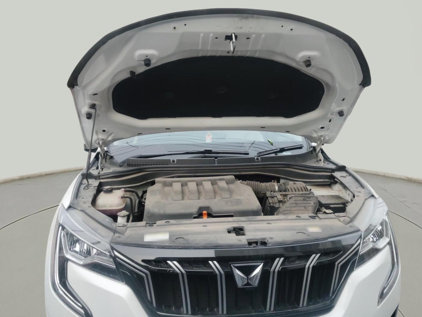 2024 Mahindra XUV700 AX 7 LUXURY P AT 7 STR, Petrol, Automatic, 8,966 km, exterior