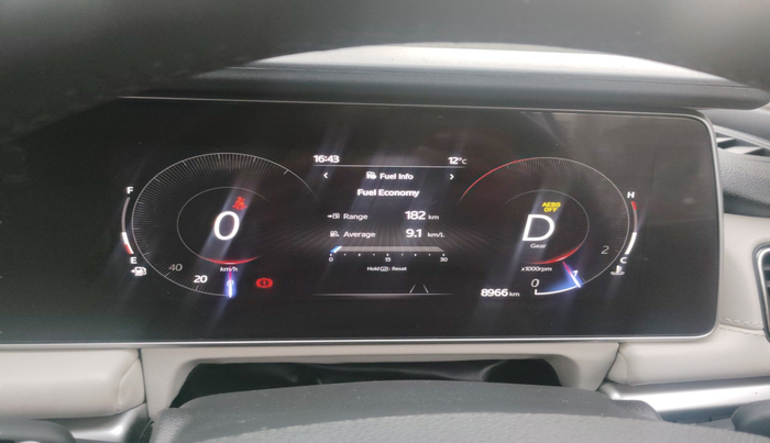 2024 Mahindra XUV700 AX 7 LUXURY P AT 7 STR, Petrol, Automatic, 8,966 km, interior