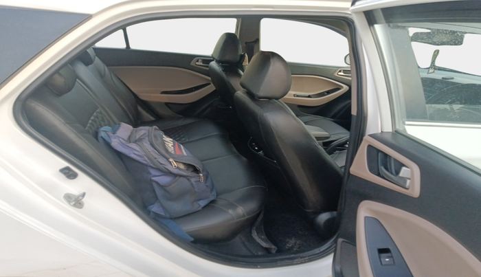 2015 Hyundai Elite i20 ASTA 1.2, Petrol, Manual, 1,05,742 km, interior