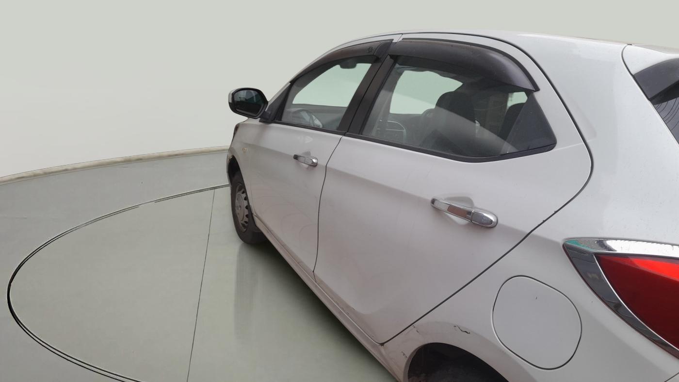 2016 Tata Tiago XM PETROL, Petrol, Manual, 33,997 km, exterior