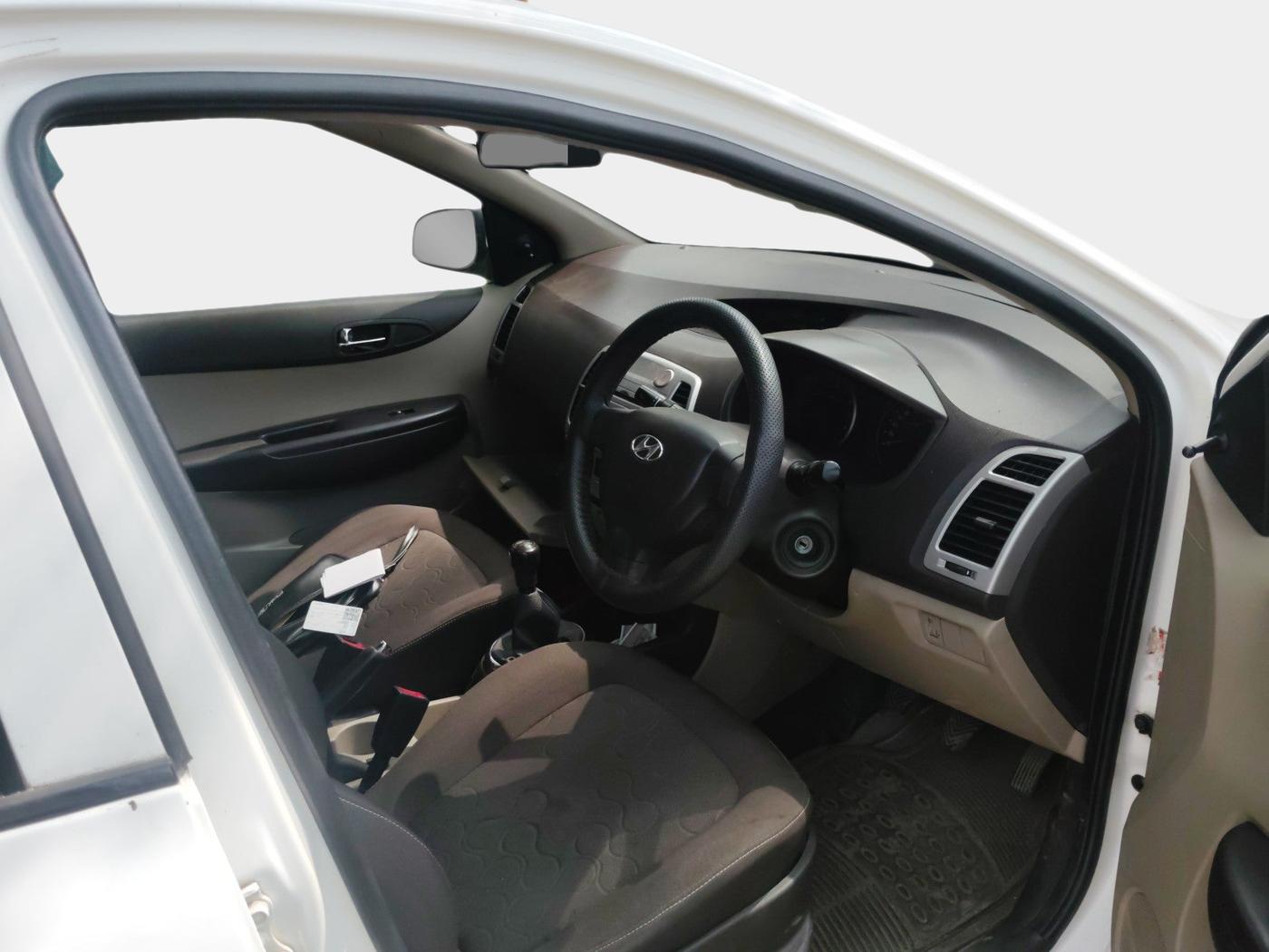 2010 Hyundai i20 MAGNA 1.2, Petrol, Manual, 1,10,900 km, interior