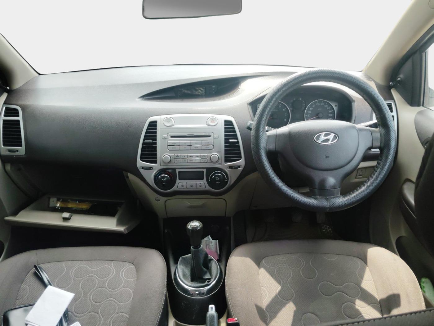2010 Hyundai i20 MAGNA 1.2, Petrol, Manual, 1,10,900 km, interior