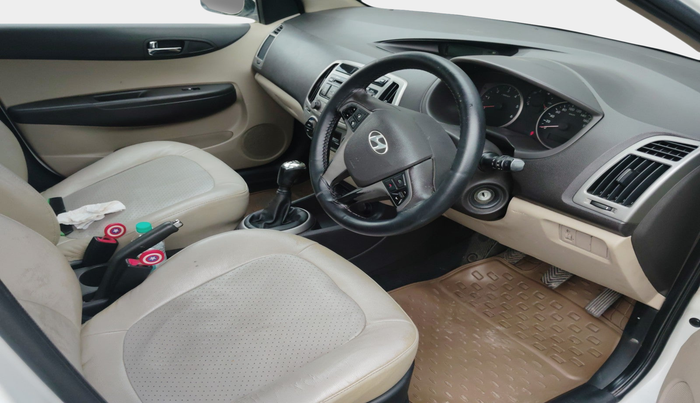 2013 Hyundai i20 SPORTZ 1.4 CRDI, Diesel, Manual, 1,37,917 km, interior