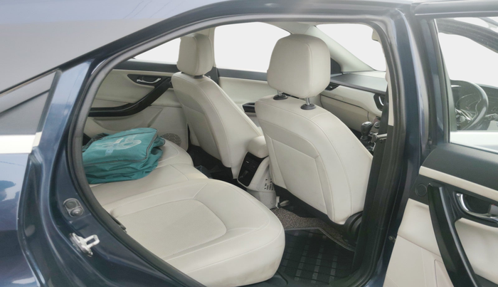 2022 Tata NEXON XZ PLUS (PREMIUM) PETROL, Petrol, Manual, 33,582 km, interior