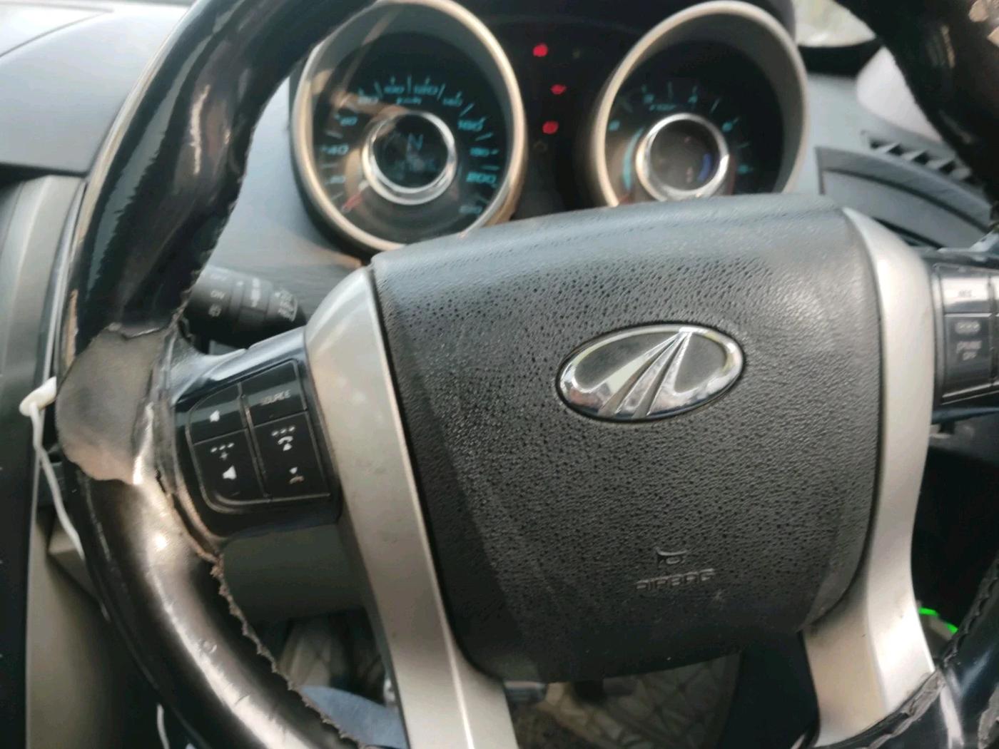 2017 Mahindra XUV500 W10, Diesel, Manual, 1,48,410 km, interior