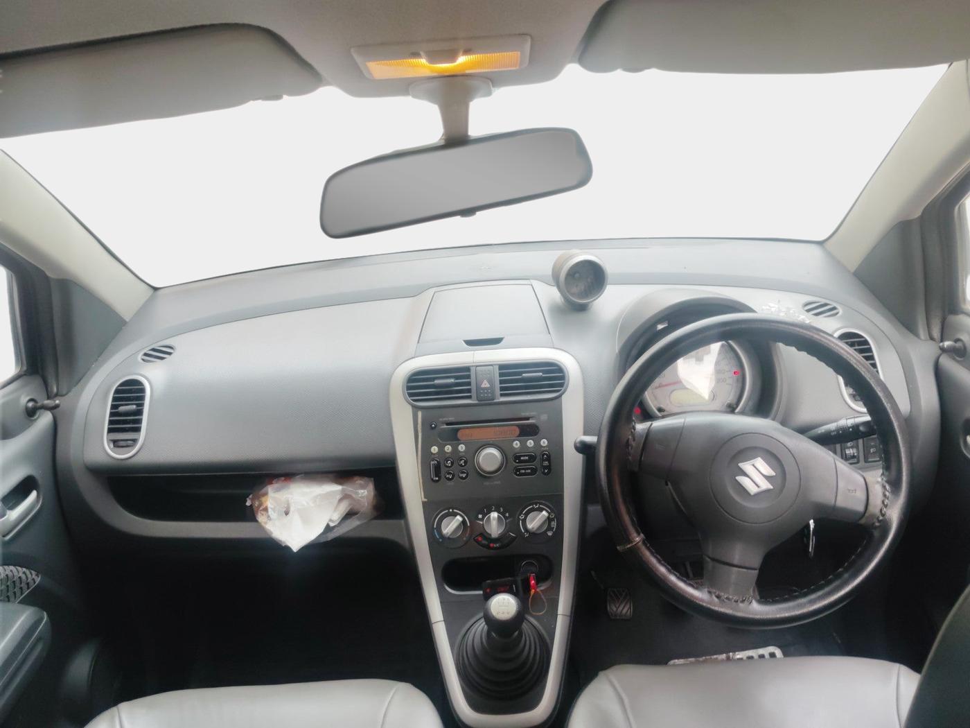 2013 Maruti Ritz VXI, Petrol, Manual, 1,04,374 km, interior