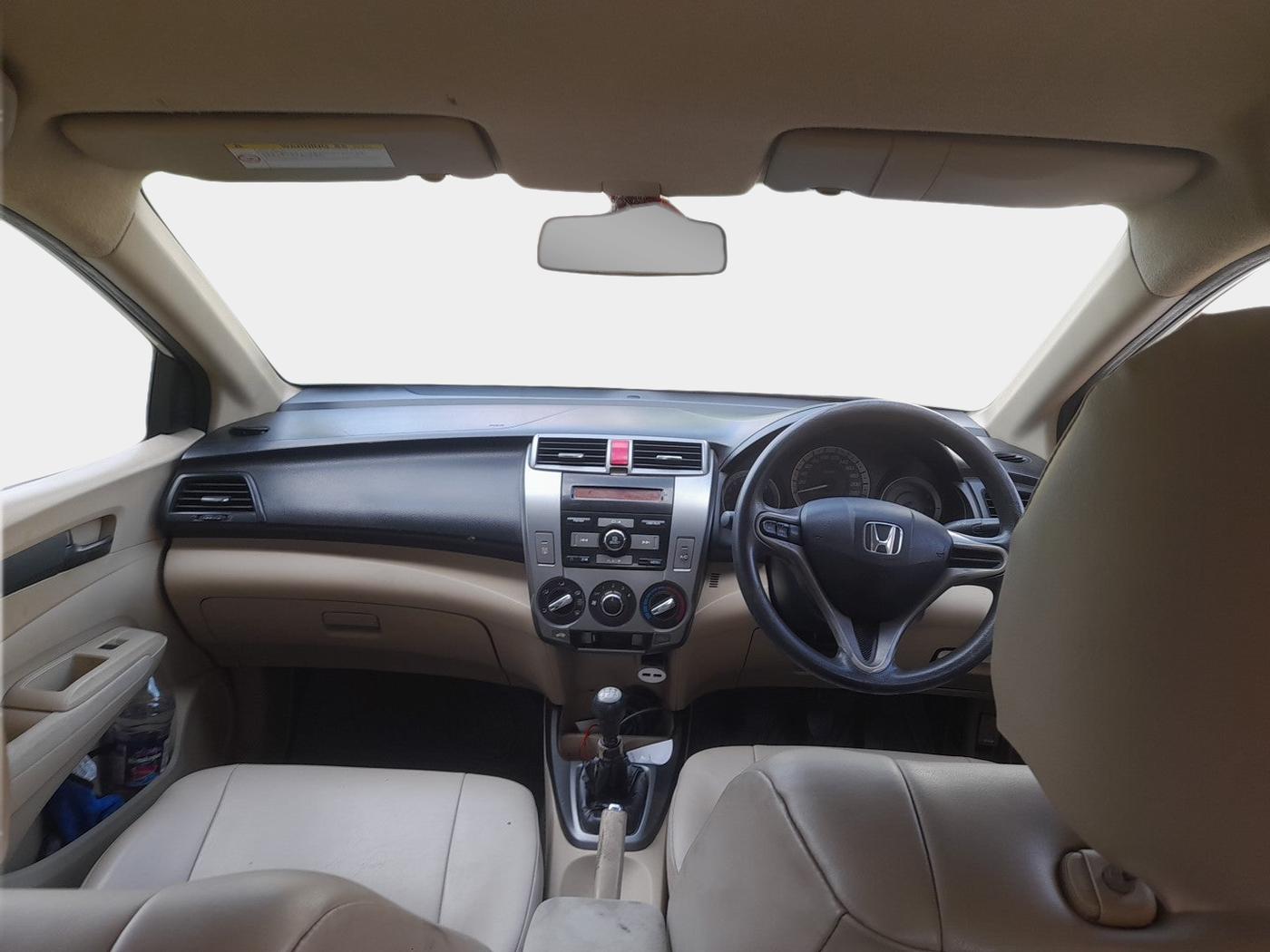 2013 Honda City 1.5L I-VTEC S MT, Petrol, Manual, 1,35,440 km, interior