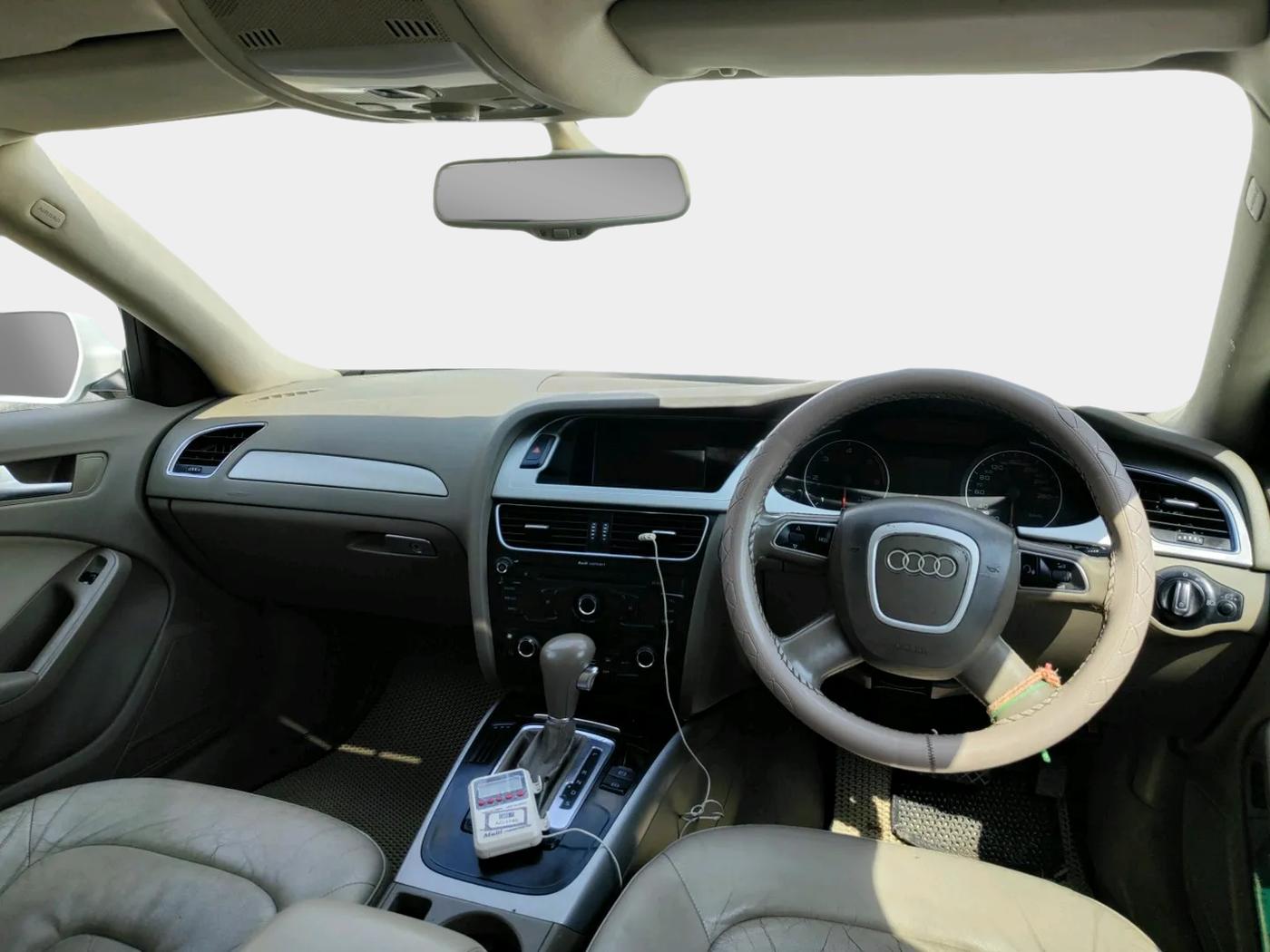2011 Audi A4 2.0 TDI, Diesel, Automatic, 95,945 km, interior