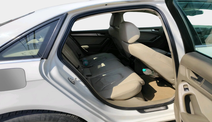 2011 Audi A4 2.0 TDI, Diesel, Automatic, 95,848 km, interior