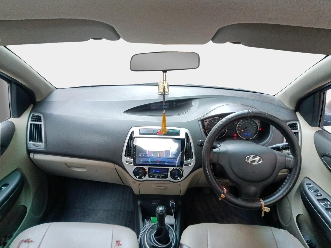 2013 Hyundai i20 MAGNA 1.2, Petrol, Manual, 94,149 km, interior