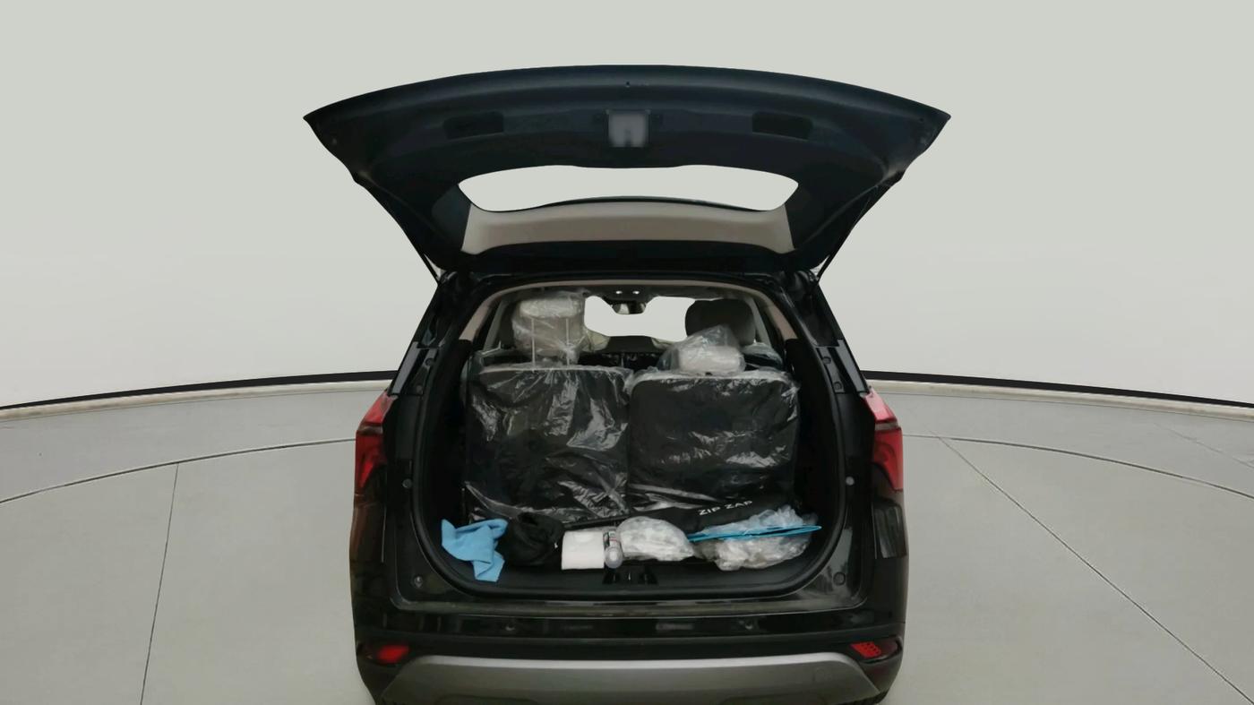 2024 Mahindra XUV700 AX 7 LUXURY P AT 7 STR, Petrol, Automatic, 11,175 km, exterior