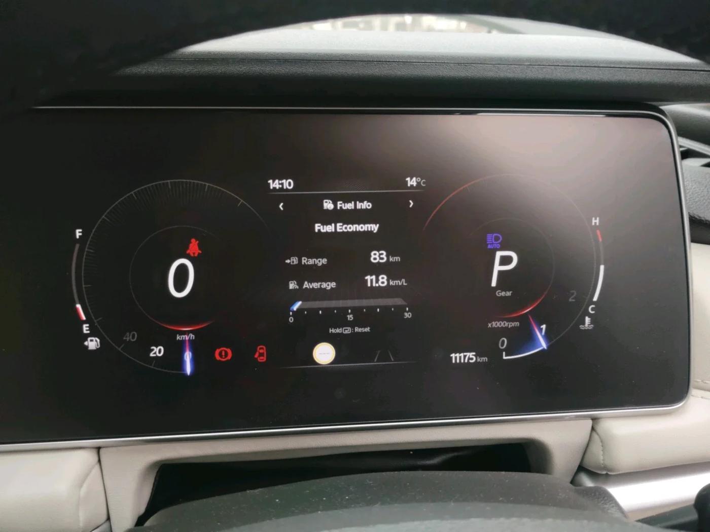 2024 Mahindra XUV700 AX 7 LUXURY P AT 7 STR, Petrol, Automatic, 11,175 km, interior