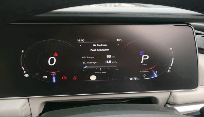 2024 Mahindra XUV700 AX 7 LUXURY P AT 7 STR, Petrol, Automatic, 11,175 km, interior