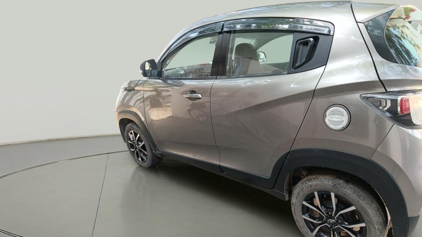2017 Mahindra KUV 100 NXT K8 P 6 STR, Petrol, Manual, 24,086 km, exterior