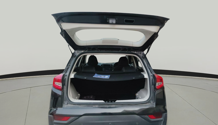 2024 Mahindra XUV300 W4 1.2 PETROL, Petrol, Manual, 13,903 km, exterior