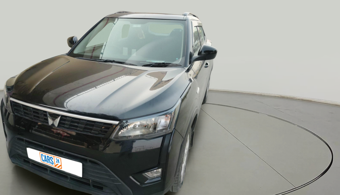 2024 Mahindra XUV300 W4 1.2 PETROL, Petrol, Manual, 13,903 km, exterior