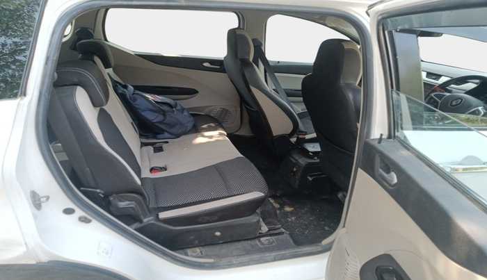 2020 Renault TRIBER RXZ, Petrol, Manual, 33,010 km, interior
