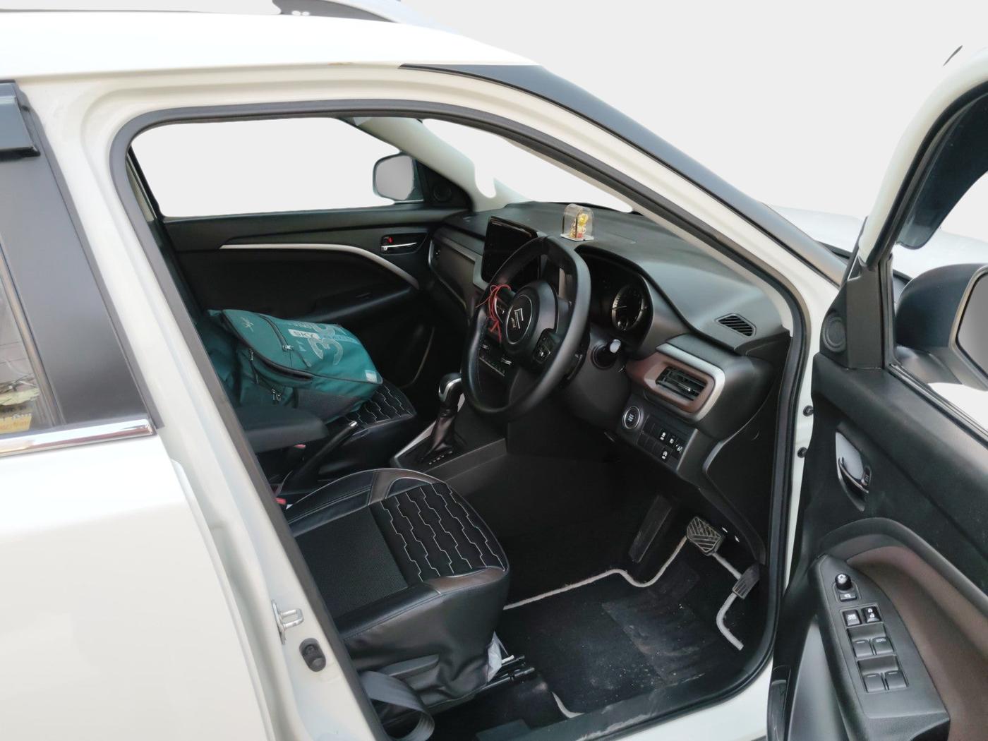 2022 Maruti BREZZA ZXI AT SMART HYBRID, Petrol, Automatic, 52,088 km, interior