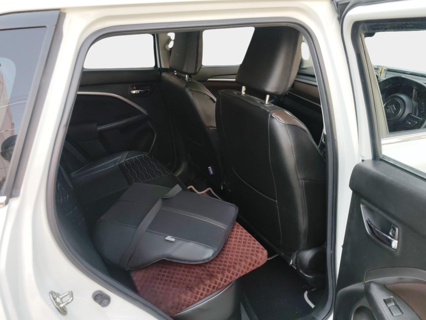 2022 Maruti BREZZA ZXI AT SMART HYBRID, Petrol, Automatic, 52,088 km, interior