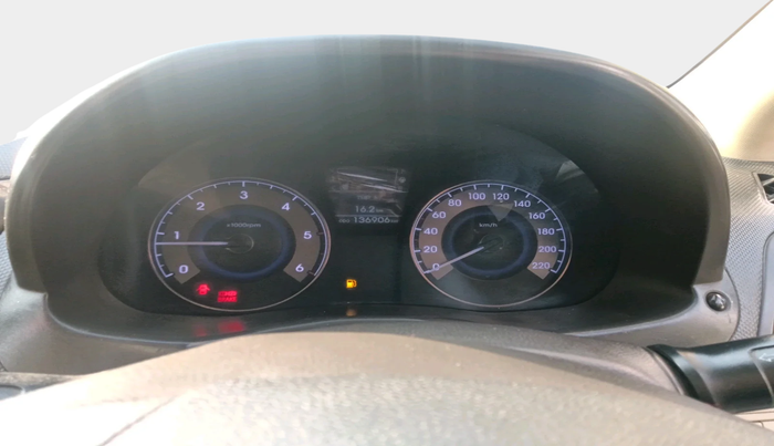 2013 Hyundai Verna FLUIDIC 1.6 CRDI SX, Diesel, Manual, 1,36,906 km, interior