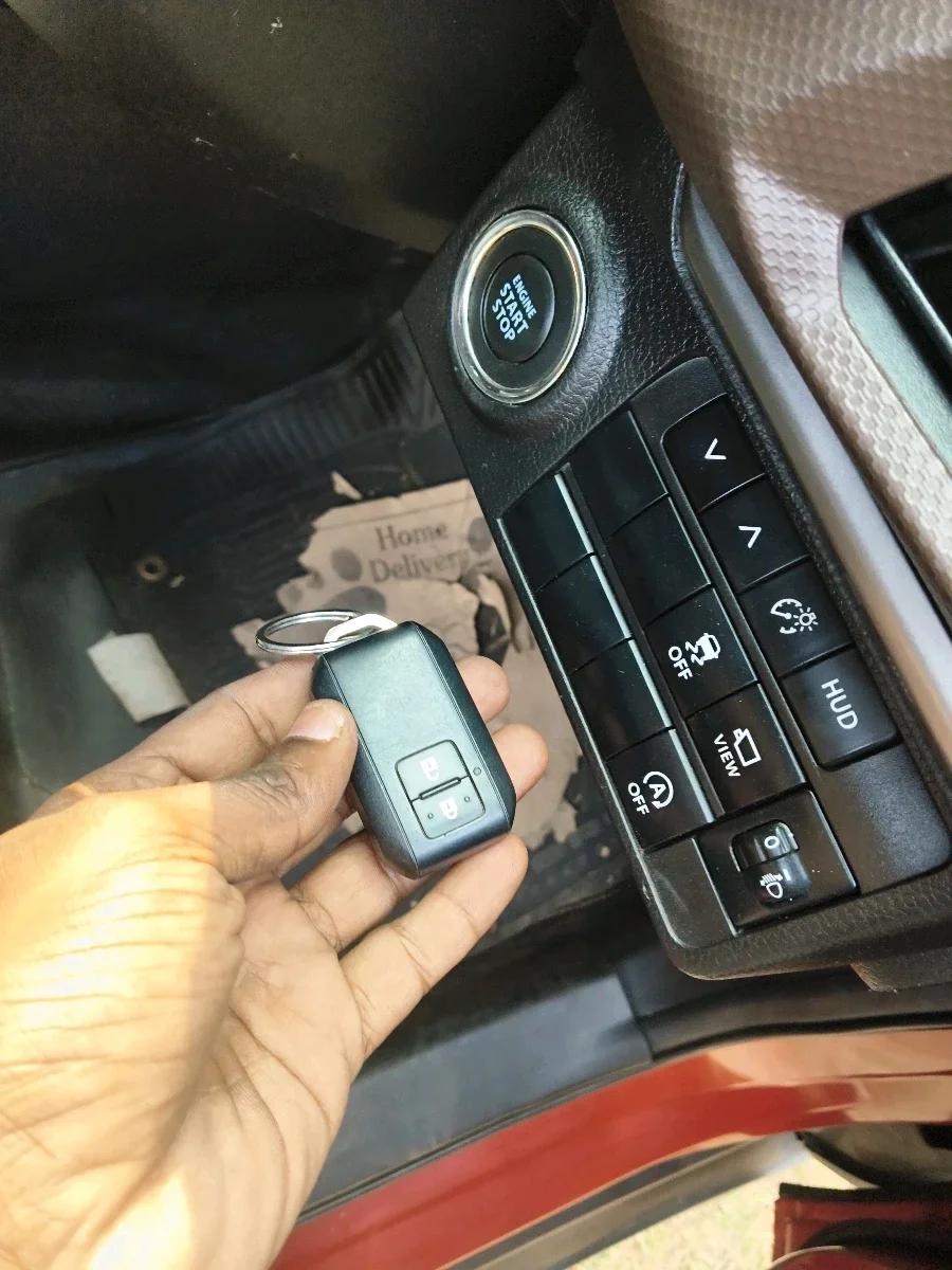2022 Maruti BREZZA ZXI + SMART HYBRID DUAL TONE, Petrol, Manual, 50,005 km, interior