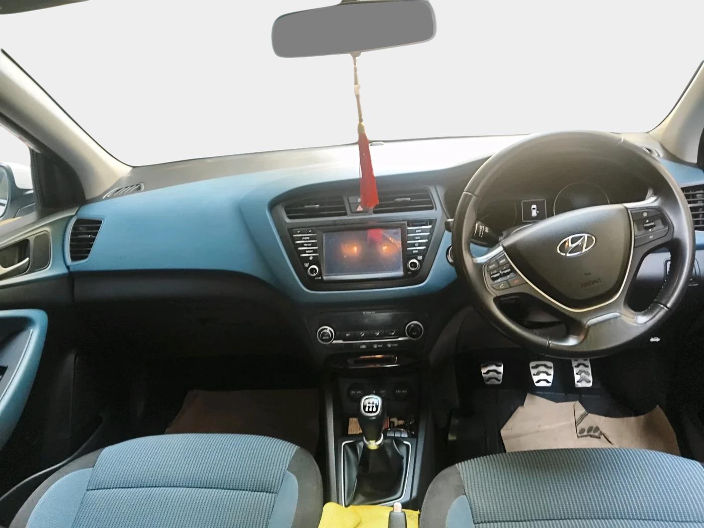 2015 Hyundai i20 Active 1.2 SX, Petrol, Manual, 89,126 km, interior