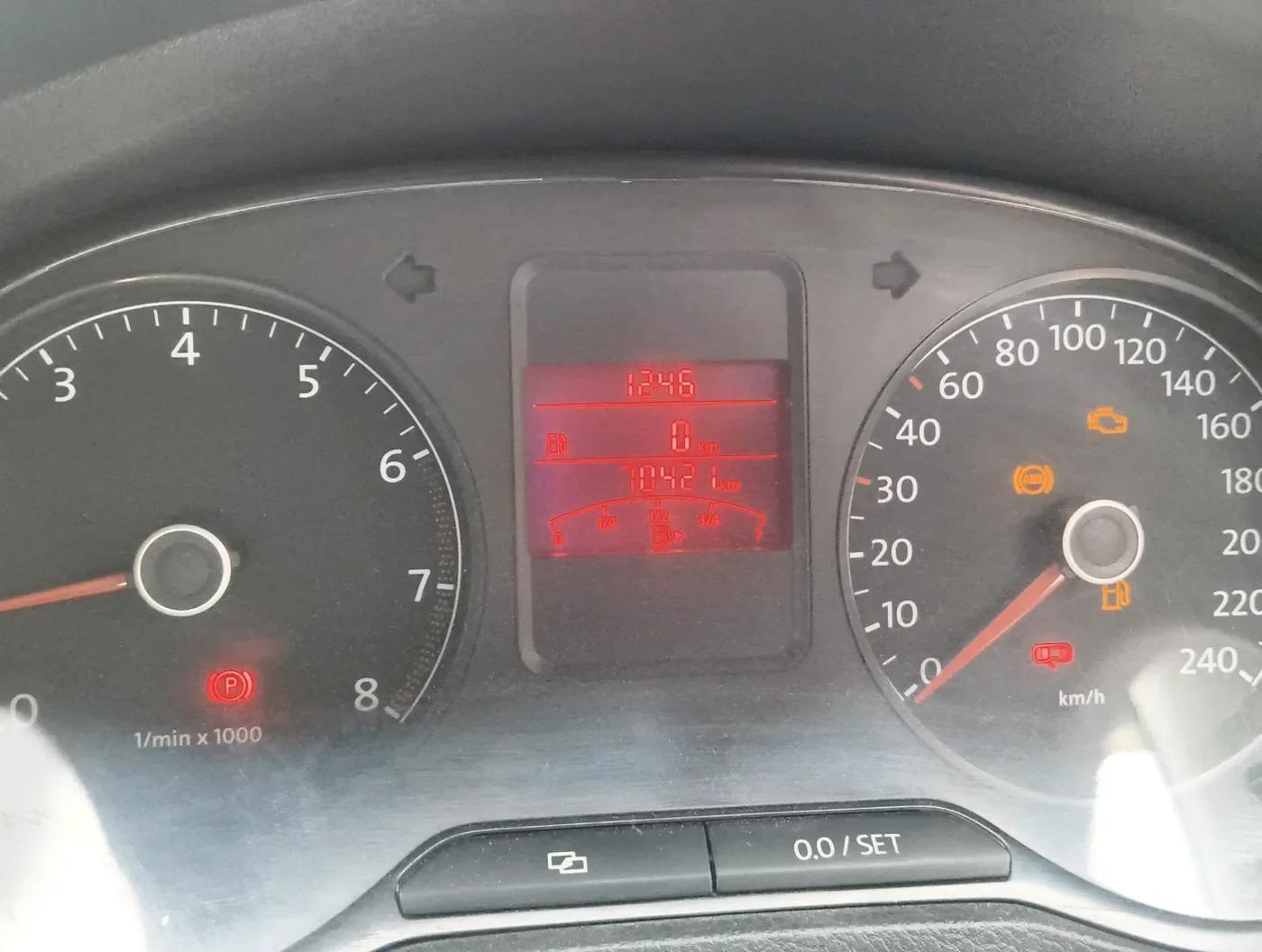 2013 Volkswagen Polo HIGHLINE1.2L, Petrol, Manual, 71,000 km, interior