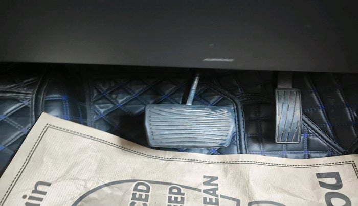 2022 Mahindra XUV700 AX 7 LUXURY D AWD AT 7 STR, Diesel, Automatic, 1,00,949 km, interior