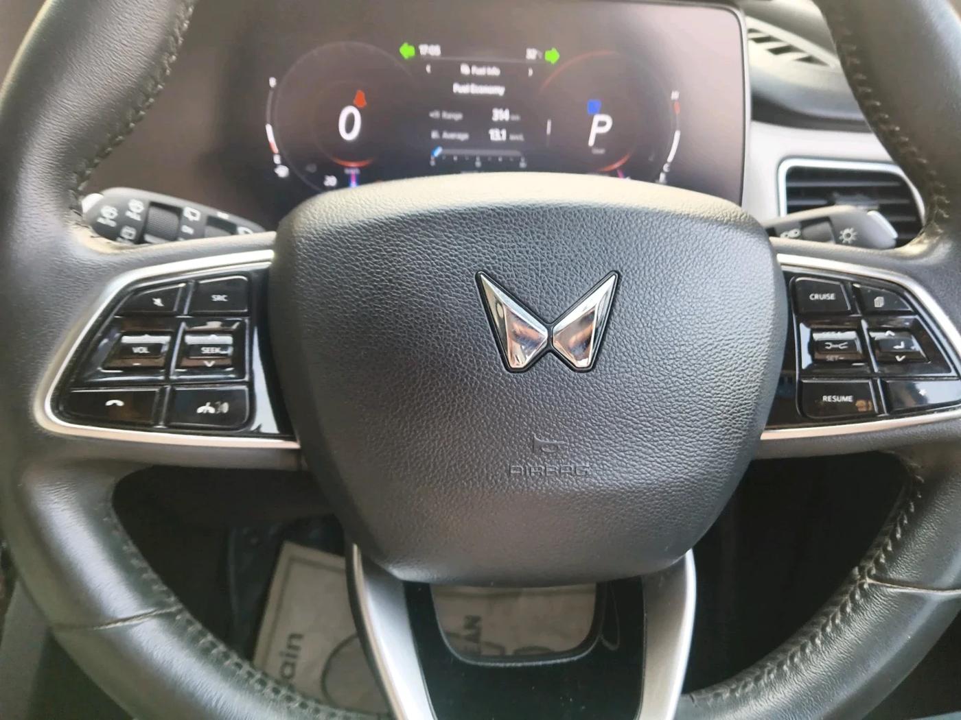 2022 Mahindra XUV700 AX 7 LUXURY D AWD AT 7 STR, Diesel, Automatic, 1,00,949 km, interior