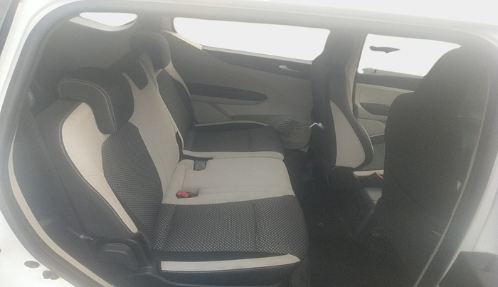 2021 Renault TRIBER RXZ, Petrol, Manual, 73,887 km, interior
