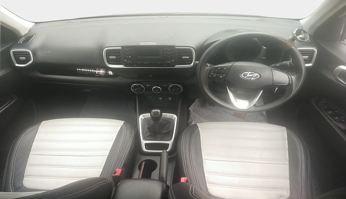 2020 Hyundai VENUE S 1.2, Petrol, Manual, 843 km, interior