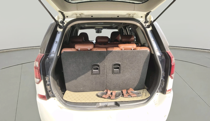 2021 Mahindra XUV500 W11, Diesel, Manual, 1,21,773 km, exterior