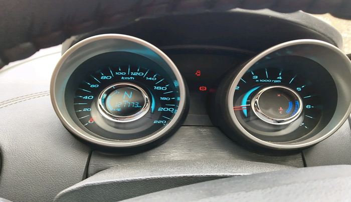 2021 Mahindra XUV500 W11, Diesel, Manual, 1,21,773 km, interior