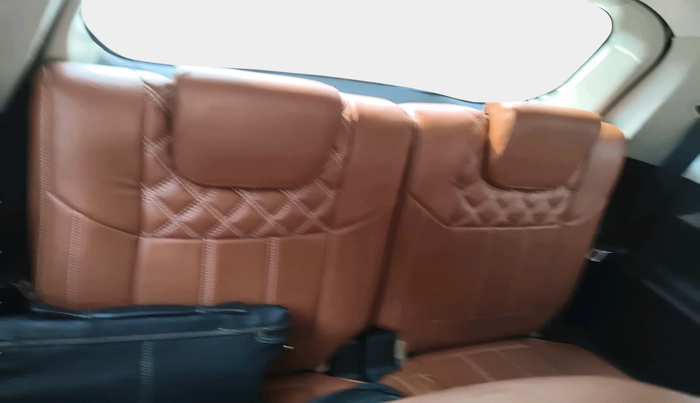 2021 Mahindra XUV500 W11, Diesel, Manual, 1,21,773 km, interior