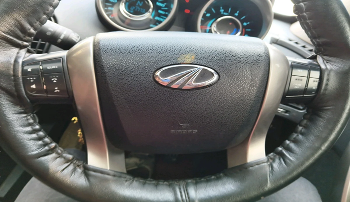 2021 Mahindra XUV500 W11, Diesel, Manual, 1,21,773 km, interior