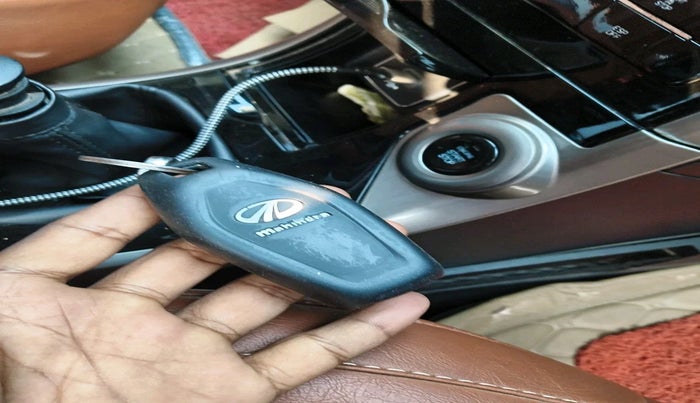 2021 Mahindra XUV500 W11, Diesel, Manual, 1,21,773 km, interior