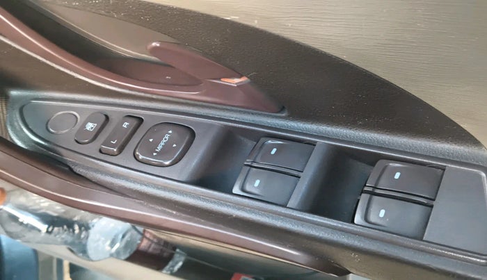 2014 Mahindra XUV500 W4, Diesel, Manual, 83,524 km, interior