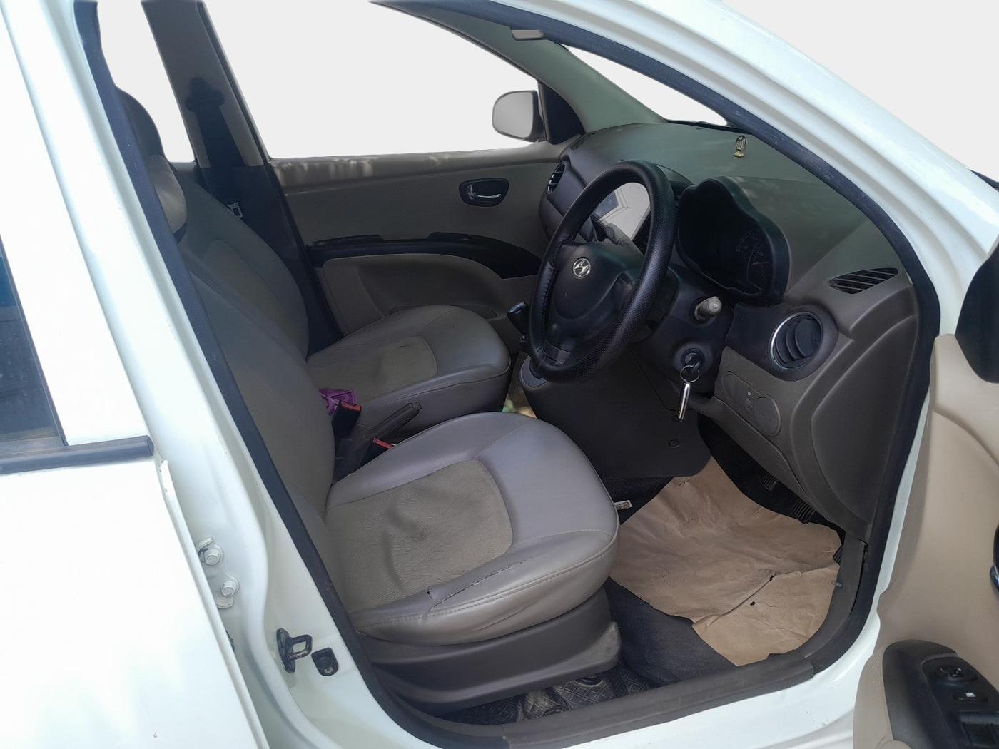 2012 Hyundai i10 MAGNA 1.2, Petrol, Manual, 1,01,680 km, interior