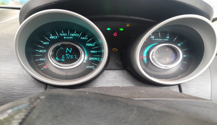 2015 Mahindra XUV500 W10 AWD, Diesel, Manual, 1,52,666 km, interior