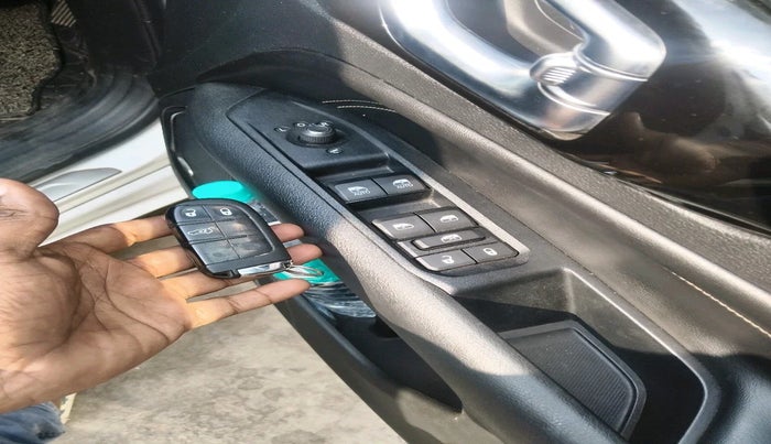 2021 Jeep Compass MODEL S (O) DIESEL 4X4 AT, Diesel, Automatic, 1,31,949 km, interior