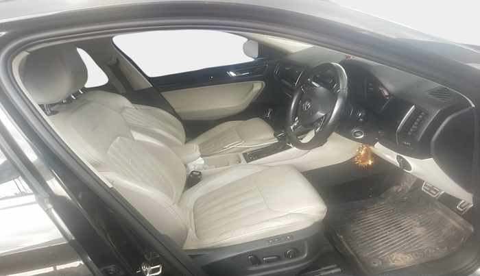 2018 Skoda Kodiaq L&K 2.0 TDI 4X4 AT, Diesel, Automatic, 1,25,831 km, interior