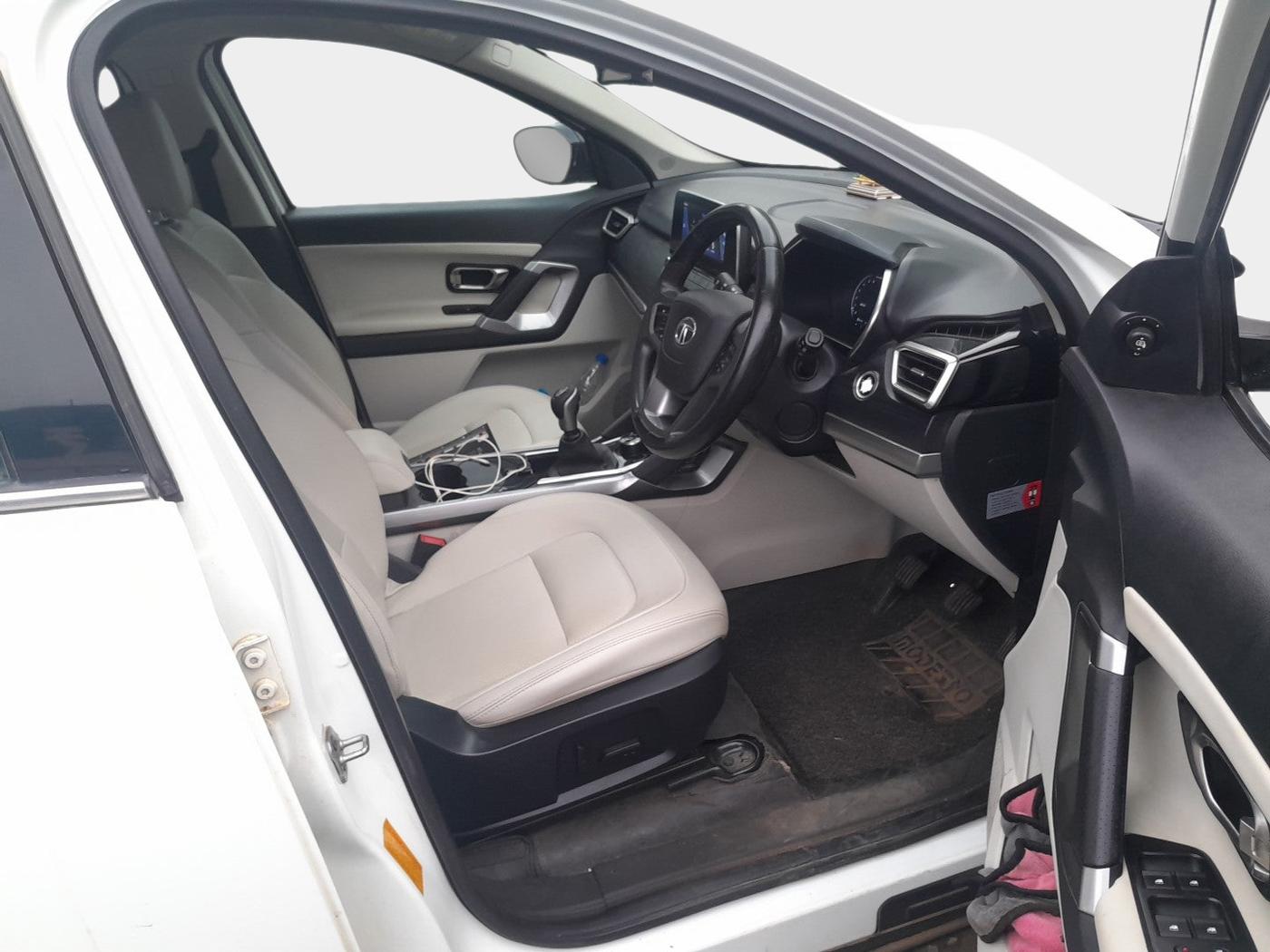 2021 Tata Safari XZ PLUS, Diesel, Manual, 77,000 km, interior