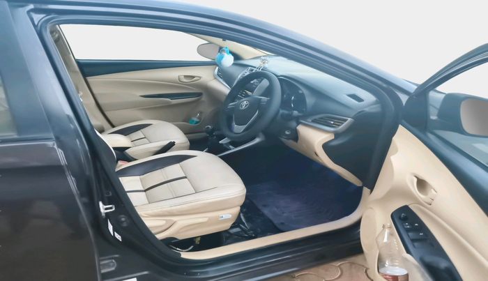 2018 Toyota YARIS J MT, Petrol, Manual, 55,360 km, interior