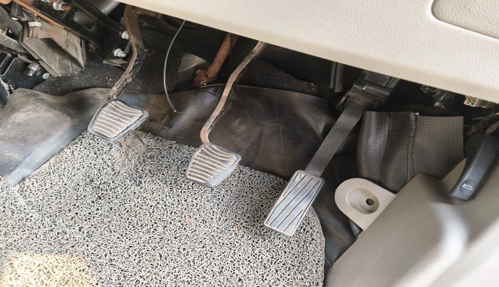 2017 Mahindra Kuv100 K6 PLUS 6 STR, Petrol, Manual, 1,01,081 km, interior