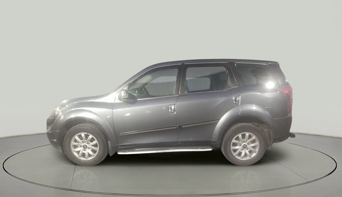 2016 Mahindra XUV500 W10, Diesel, Manual, 1,98,270 km, exterior